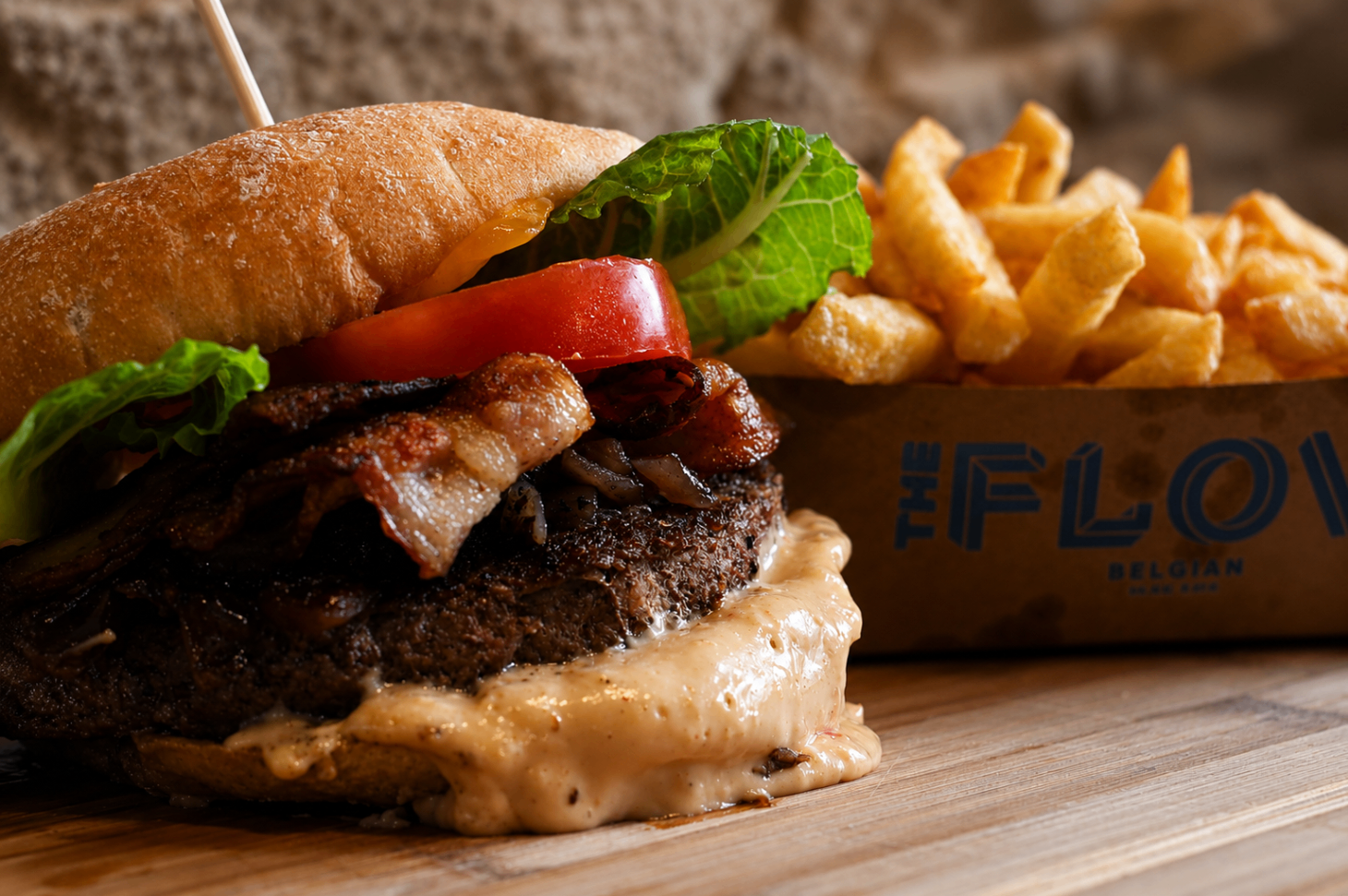 Burger signature THE FLOW et frites